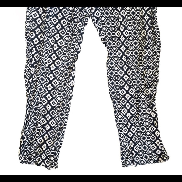 ZUNIE (Nordstrom) Geo Print Jumpsuit With Back Bow Detail Black/Pink Girl 10Y - Picture 5 of 12